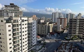 Apt com suíte+vaga+Wi-Fi menos de 90 MTS DA PRAIA